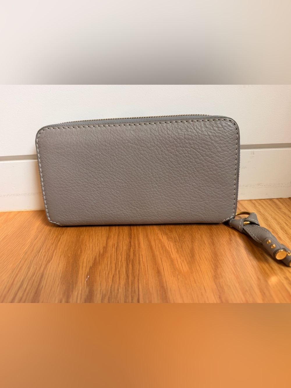 Chloé Marcie Cashmere Gray Pebbled Leather Zip Wallet with Gold Accents - Picture 3 of 11